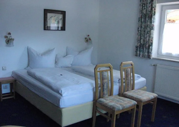 Hotel-pension Heike فندق