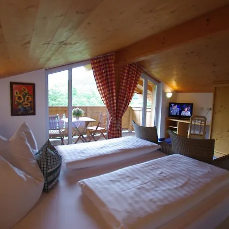 מלון Hotel-pension Heike קיצביהל