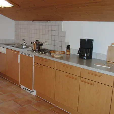 מלון Hotel-pension Heike 3*