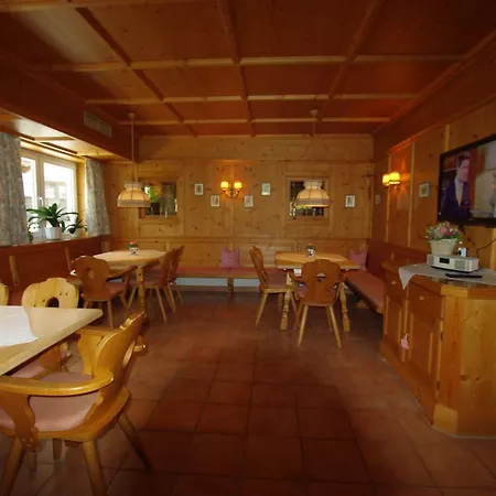 Hotel-pension Heike מלון 3*