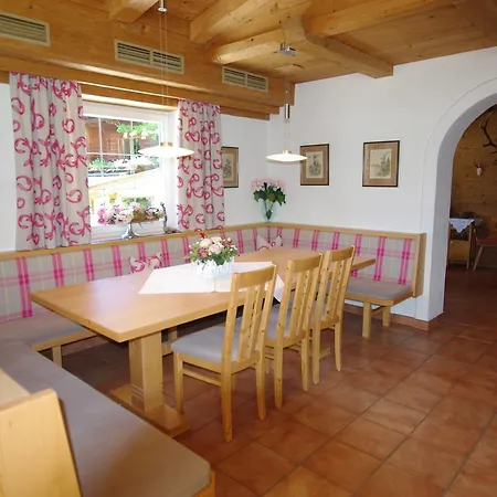 Hotel-pension Heike מלון
